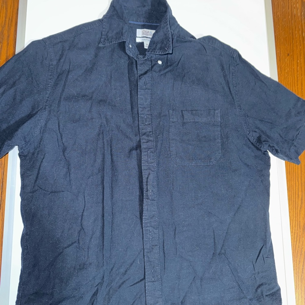 Croft & Barrow Men’s Short-Sleeve Button-Down Shirt in Navy Blue